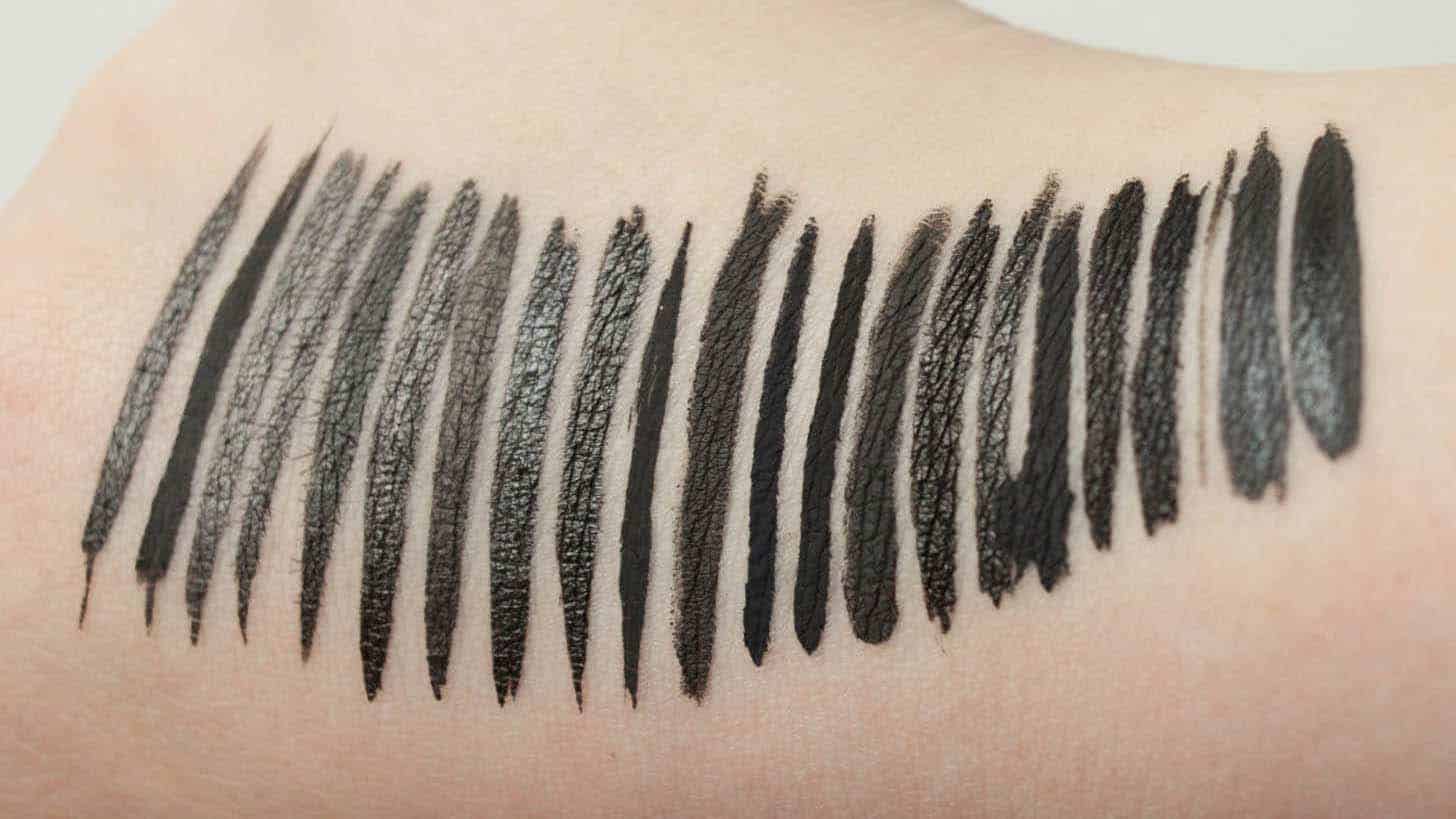 Der beste Eyeliner 360 Eyeliner Test: Bester Eyeliner Test Swatches Glanz