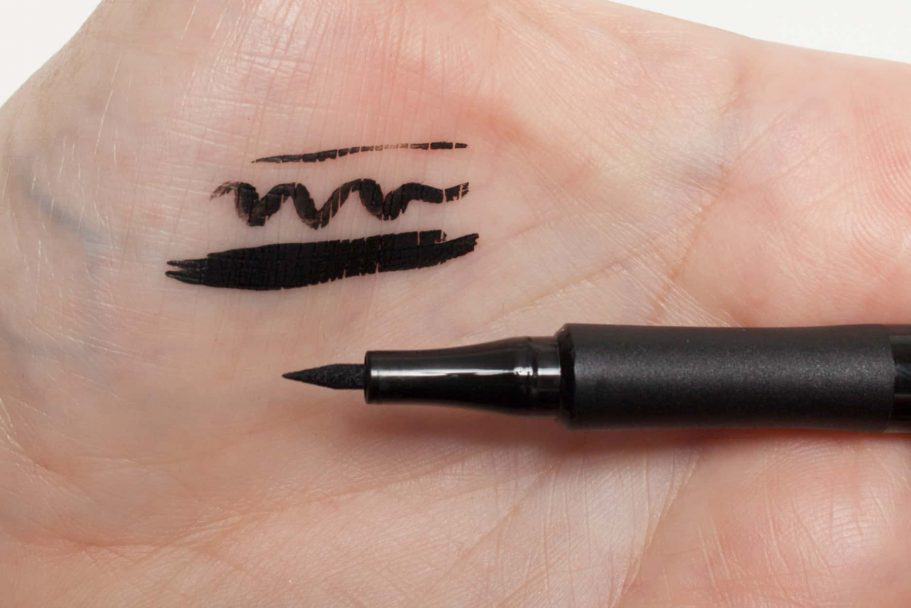 Der beste Eyeliner 216 Eyeliner Test: Essence 24ever Ink Liner