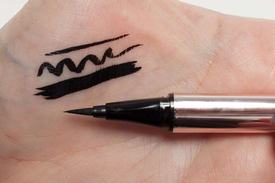 Der beste Eyeliner 225 Eyeliner Test: Fenty Beauty By Rihanna Flyliner Eyeliner
