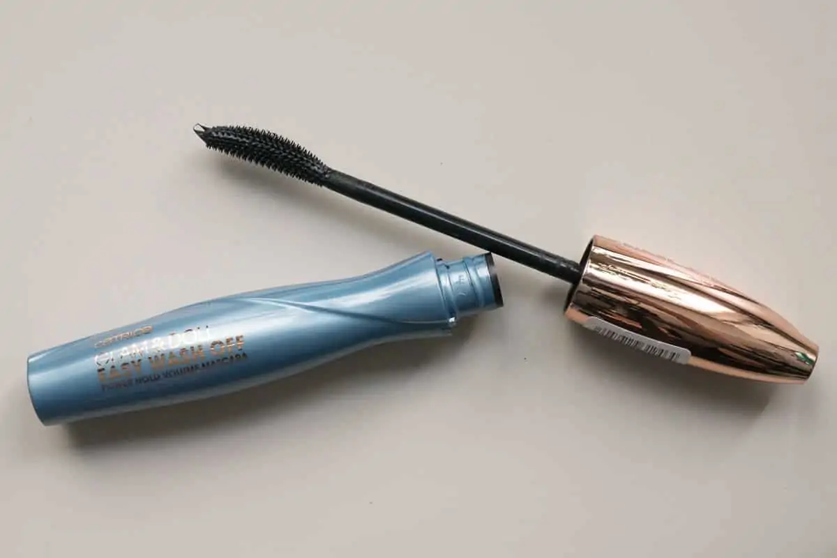 Mascara Test: Catrice Glam & Doll Wash Easy Off Mascara Bürstchen