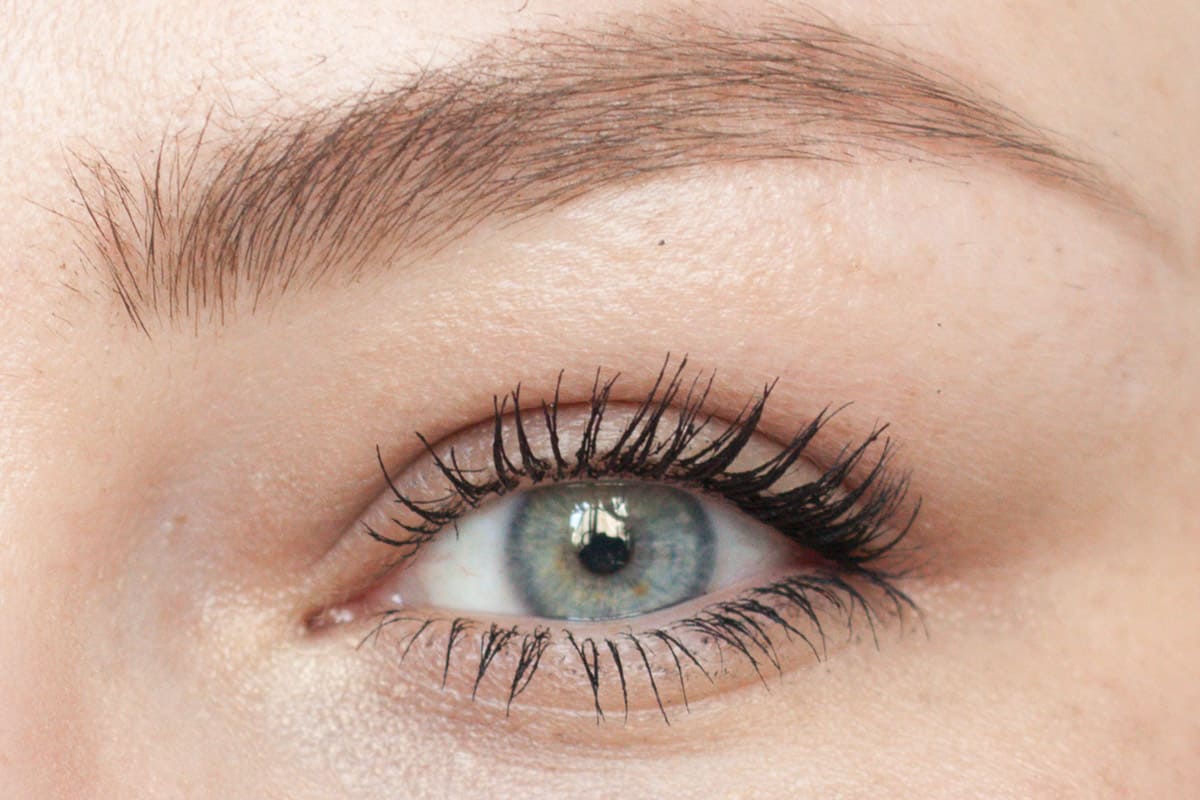 Die beste Mascara 255 Mascara Test: Maybelline Lash Sensational Voller Wimpern Fächer 2 Schichten