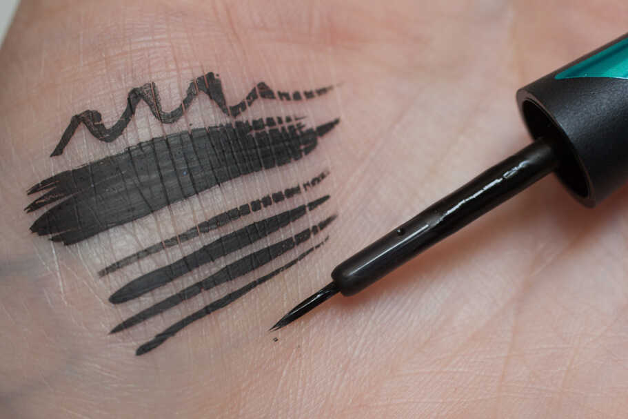 Der beste Eyeliner 272 Eyeliner Test: Catrice 24h Brush Liner Waterproof