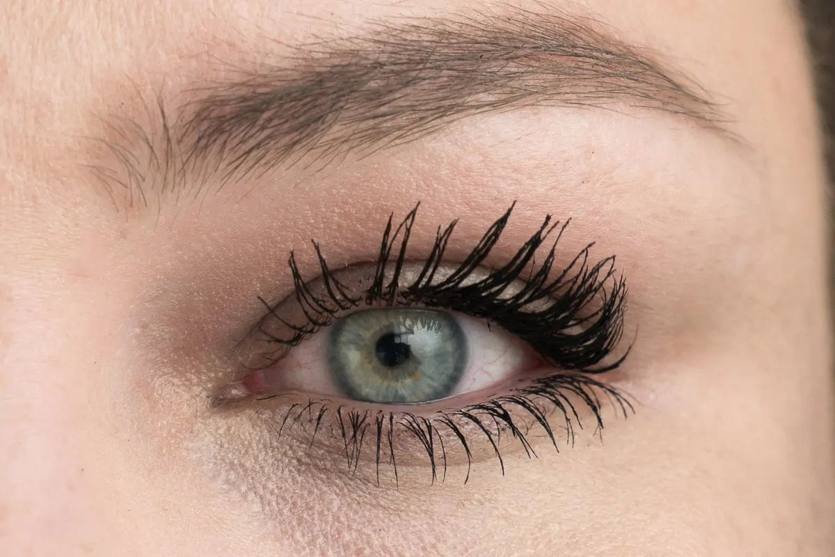 Die beste Mascara 379 Mascara Test: Loreal Volume Million Lashes Mascara Eine Schicht