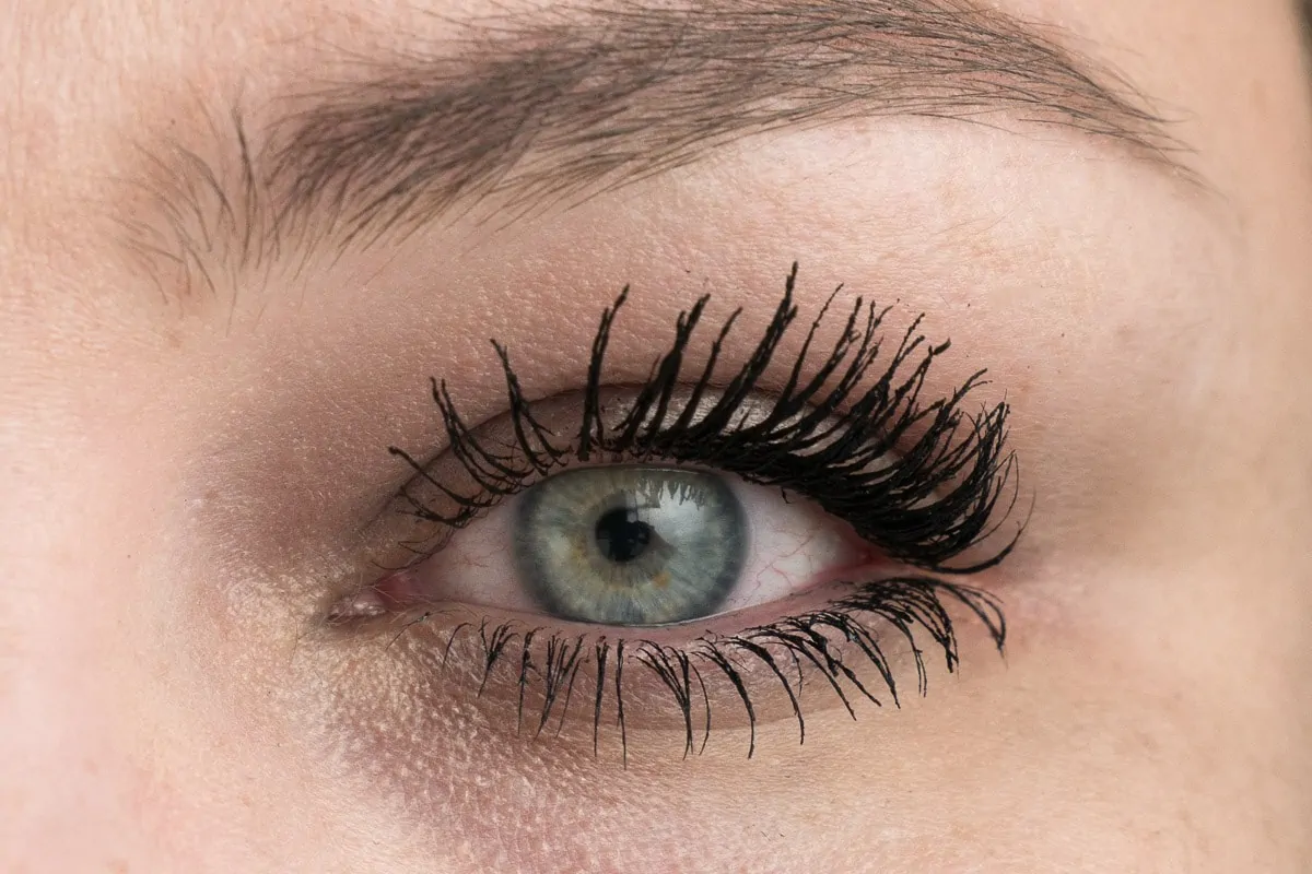 Die beste Mascara 380 Mascara Test: Loreal Volume Million Lashes Mascara Zwei Schichten