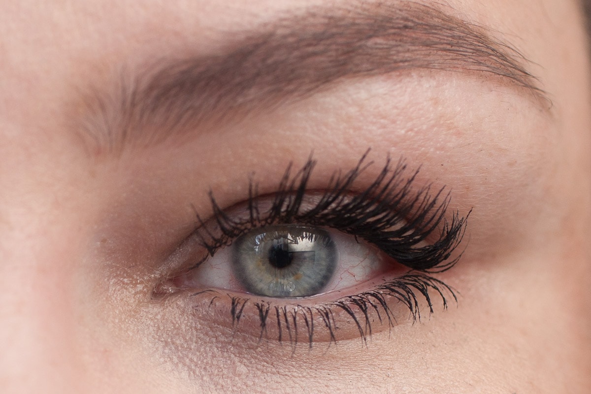 Die beste Mascara 390 Mascara Test: Mac Stack Mascara Zwei Schichten