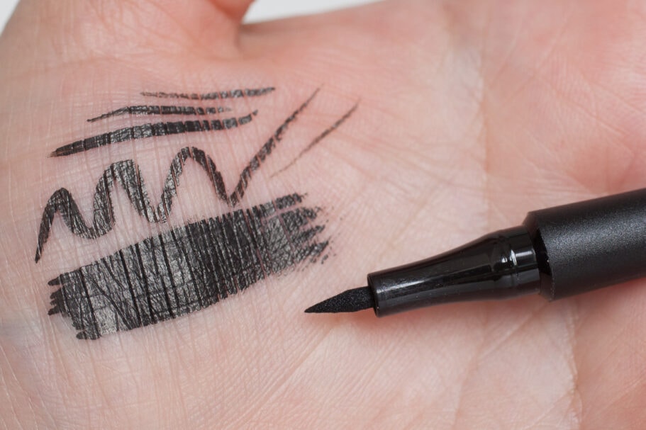 Der beste Eyeliner 289 Eyeliner Test: Trend !t Up Calligraphy Ultra Precise Eyeliner Waterproof