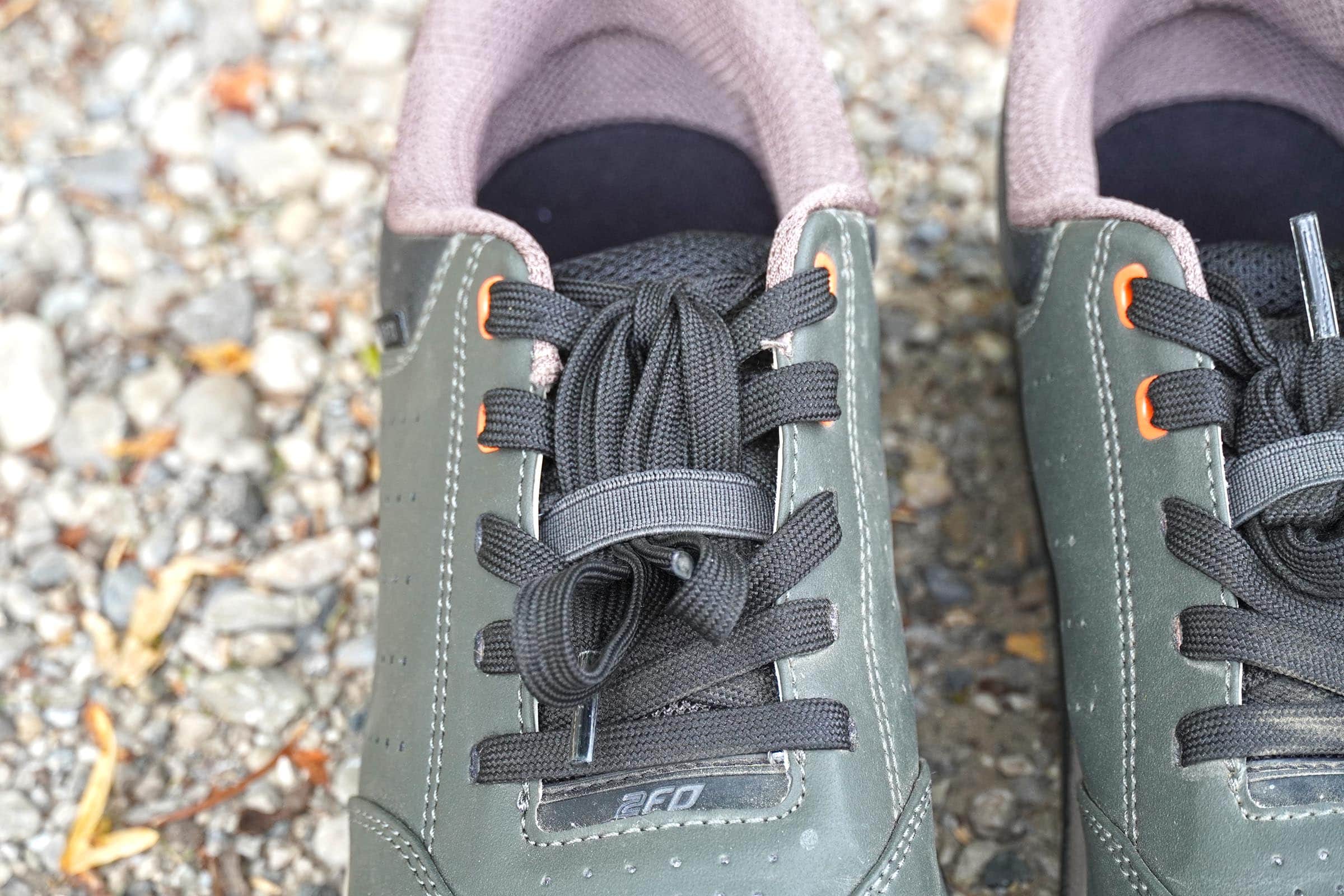 Die besten Mountainbike-Schuhe 198 Mountainbike-Schuhe Test: Speciallized 2fo Roost Flat Syn Zunge