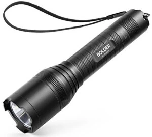 Campingausrüstung: Was darf auf keiner Packliste fehlen? 73 Test Taschenlampe: Anker Bolder LC90
