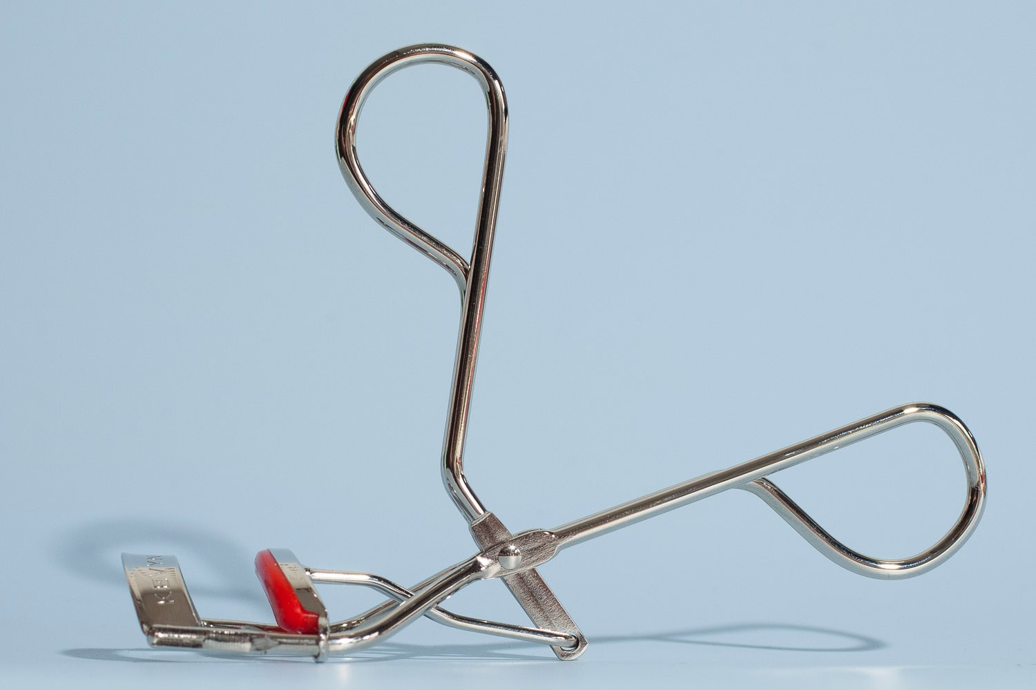 Wimpernzange Test: Kevyn Aucoin The Eyelash Curler Seitlich