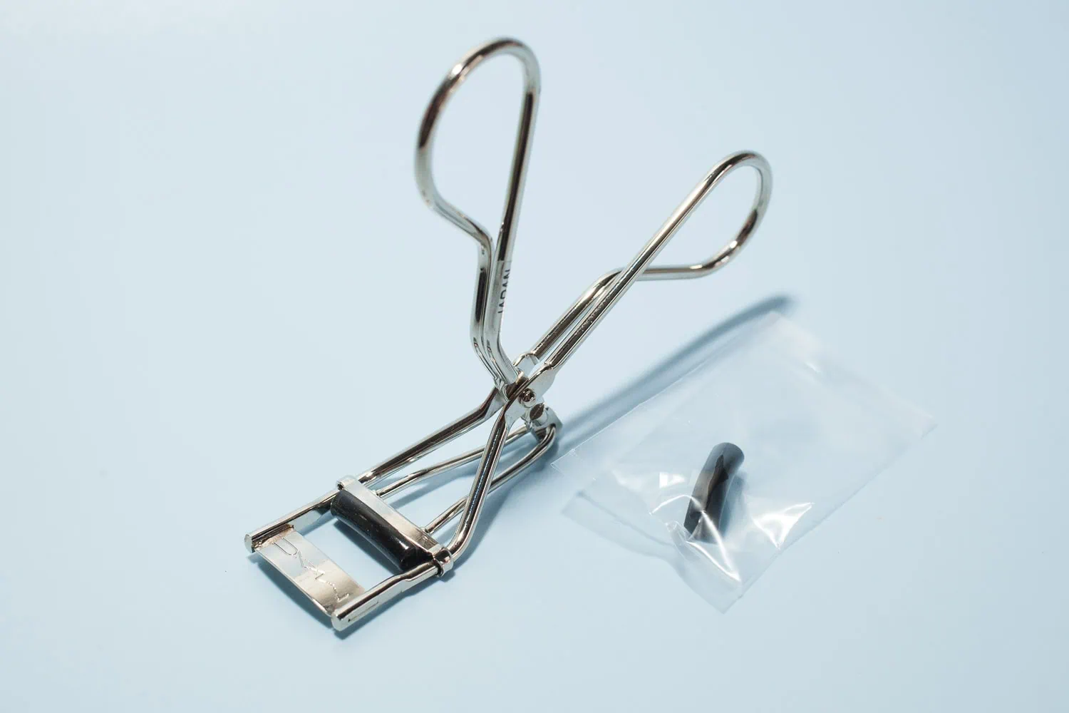 Die beste Wimpernzange 173 Wimpernzange Test: Mac Half Lash Curler