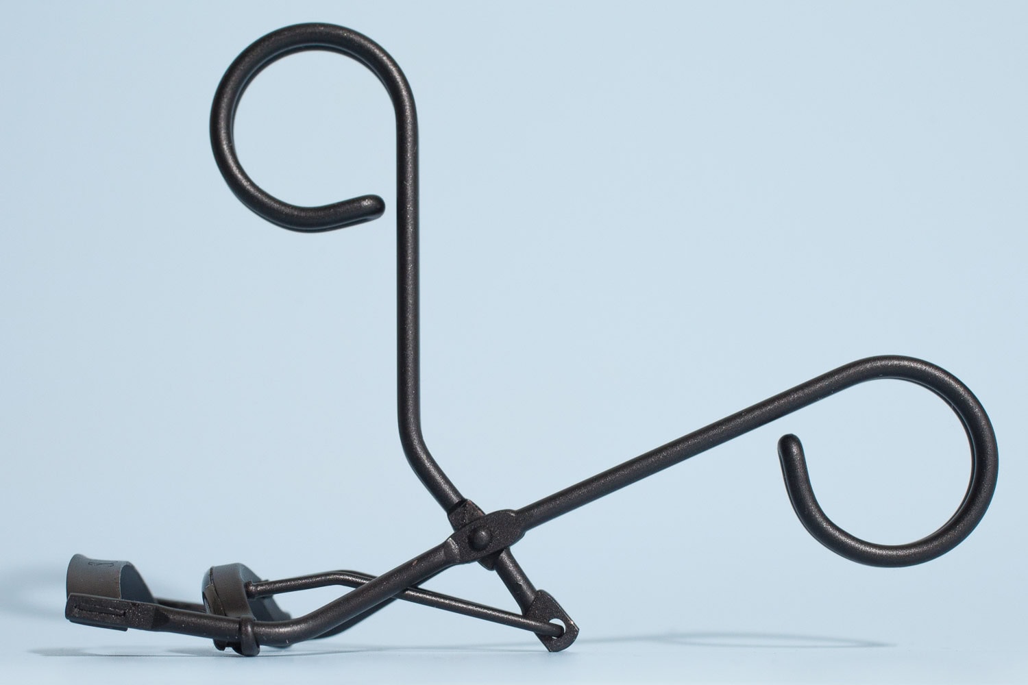 Wimpernzange Test: Surratt Relevee Lash Curler Seitlich