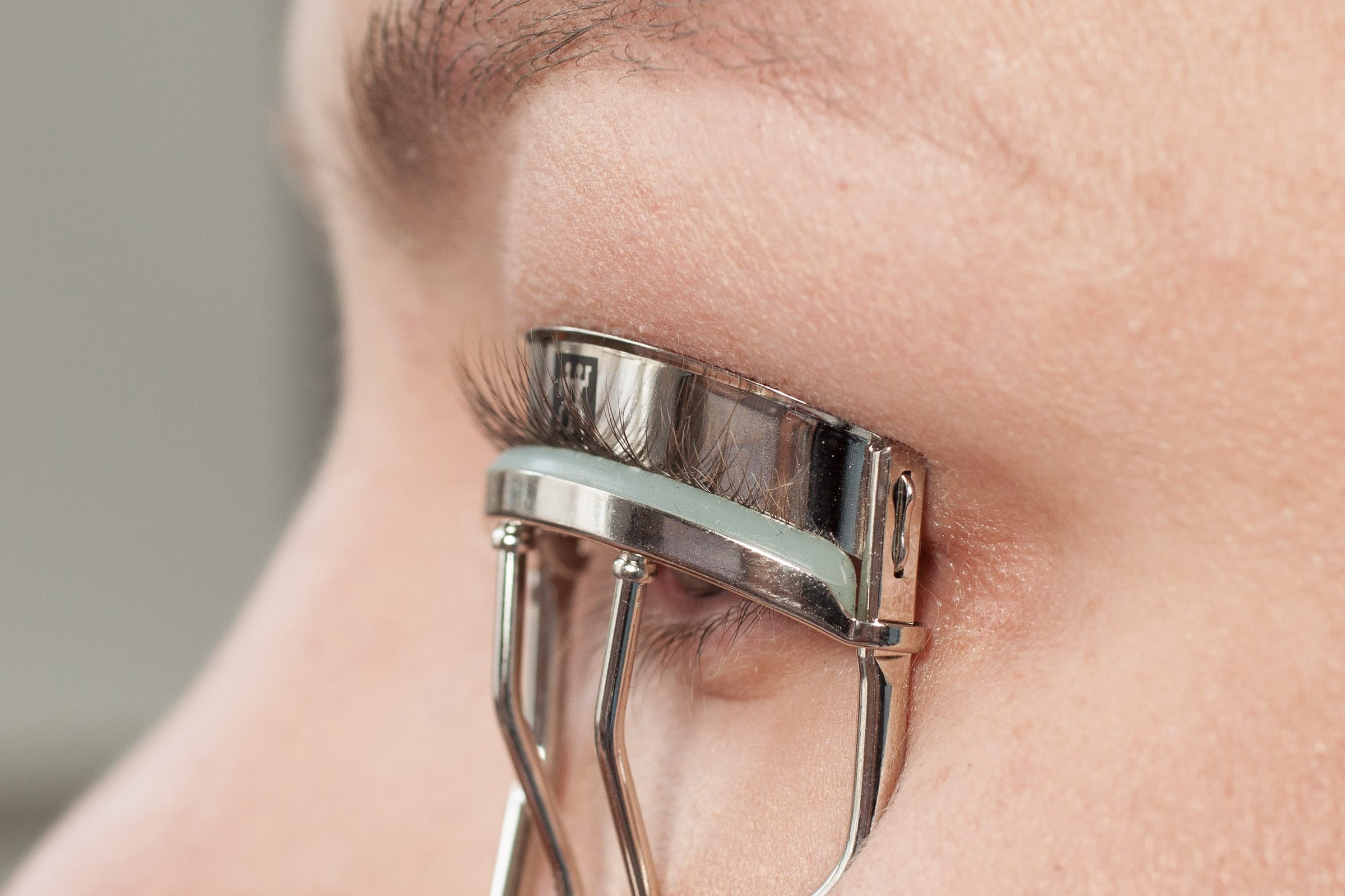 Die beste Wimpernzange 94 Wimpernzange Test: Wimpernzange Anwendung 3