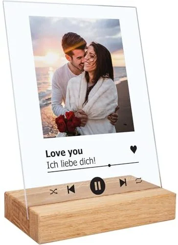 Die besten Geschenke zum Jahrestag 4 Test Geschenke zum Jahrestag: Gravurzeile Song Cover Glas Foto aus Acrylglas