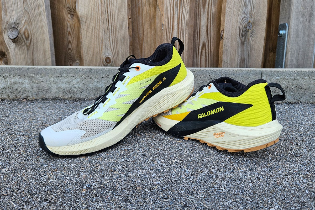 Die besten Trailrunning-Schuhe für Damen 267 Trailrunning-Schuhe Test: Salomon Sense Ride5 Trailrunningschuhe Damen Test So24 Seitlich