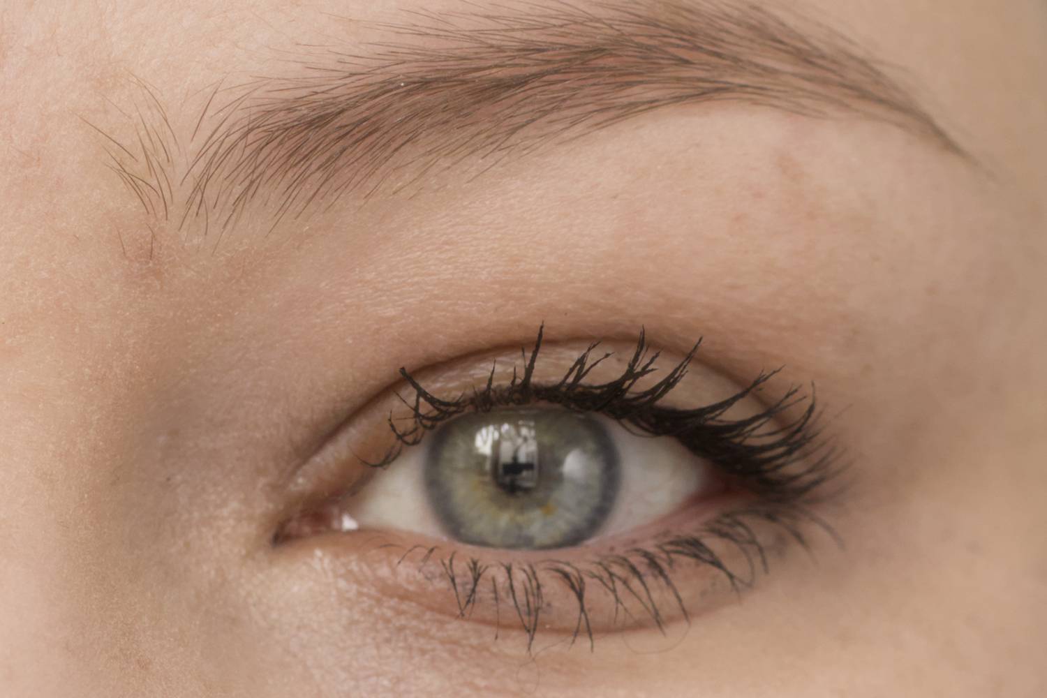 Die beste Mascara 574 Mascara Test: Charlotte Tilbury Exagger Eyes Volume Mascara Eine Schicht