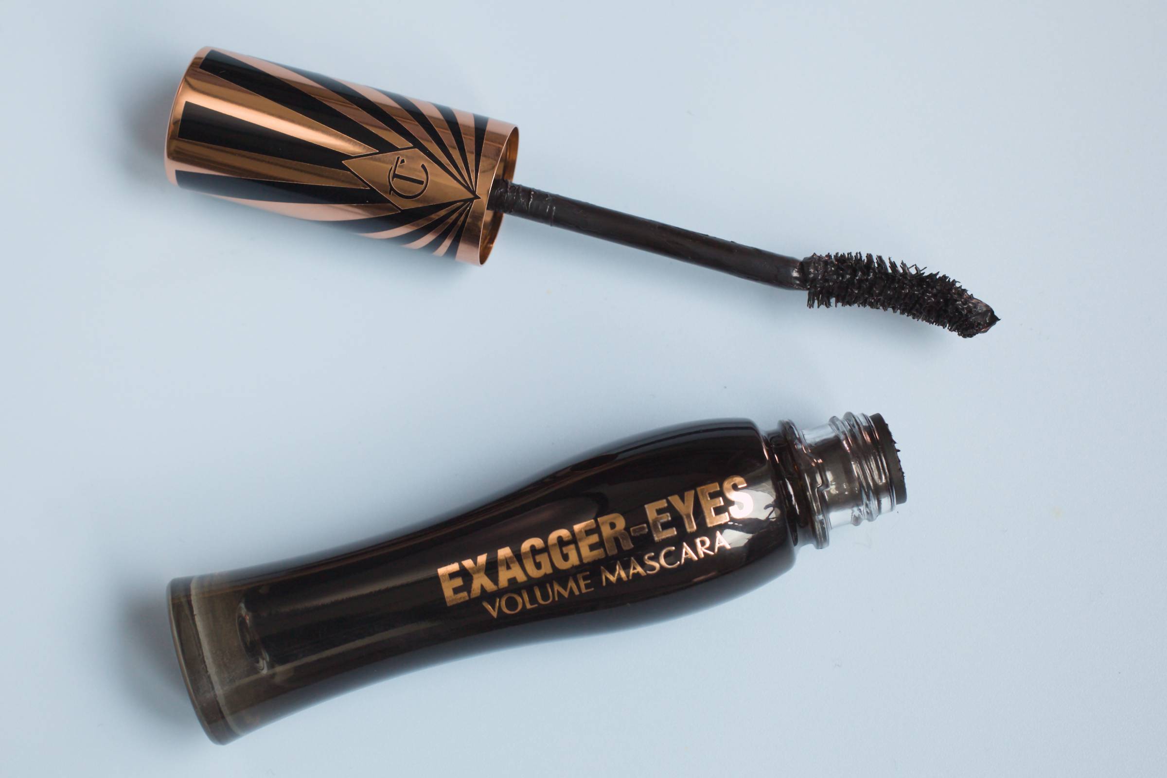 Die beste Mascara 573 Mascara Test: Charlotte Tilbury Exagger Eyes Volume Mascara