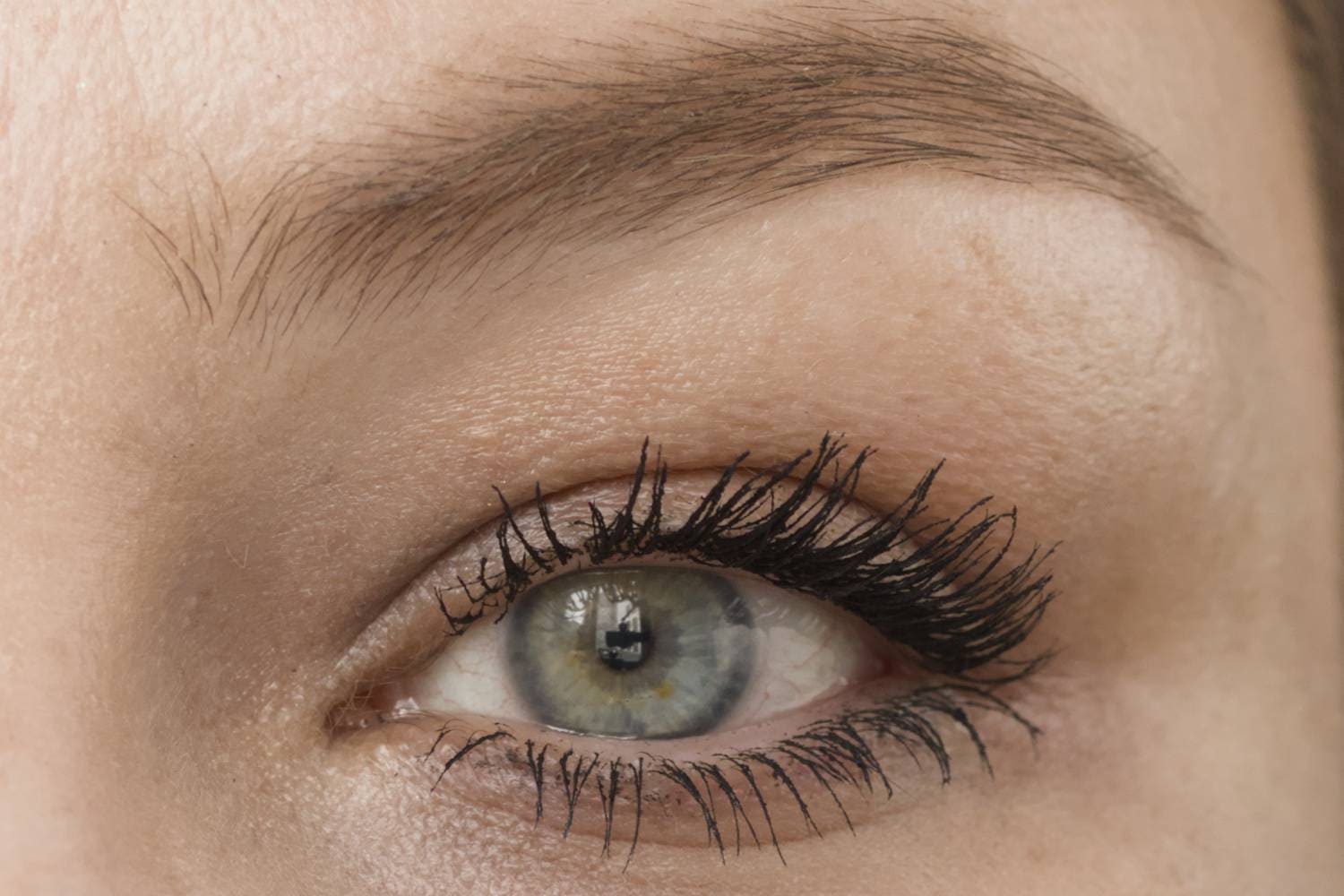 Die beste Mascara 504 Mascara Test: Haus Labs B Structural Volumizing And Lengthening Mascara 2 Schichten
