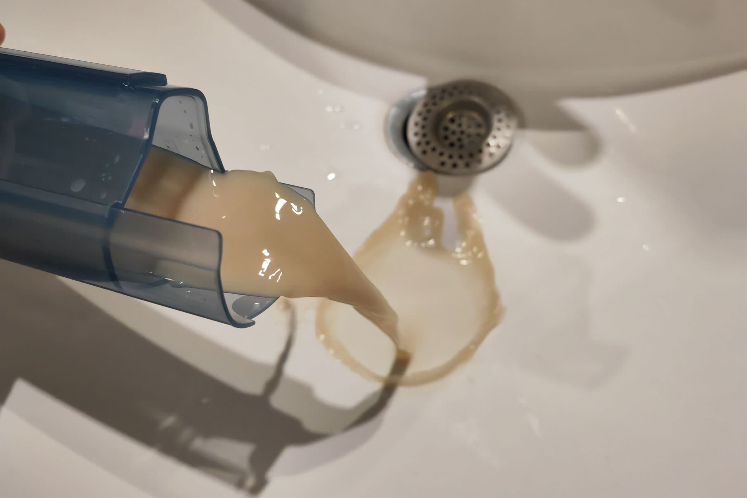 Der beste elektrische Bodenwischer 72 elektrische Bodenwischer Test: Philips Oneup Xv511301 Grauwasser Ausschütten