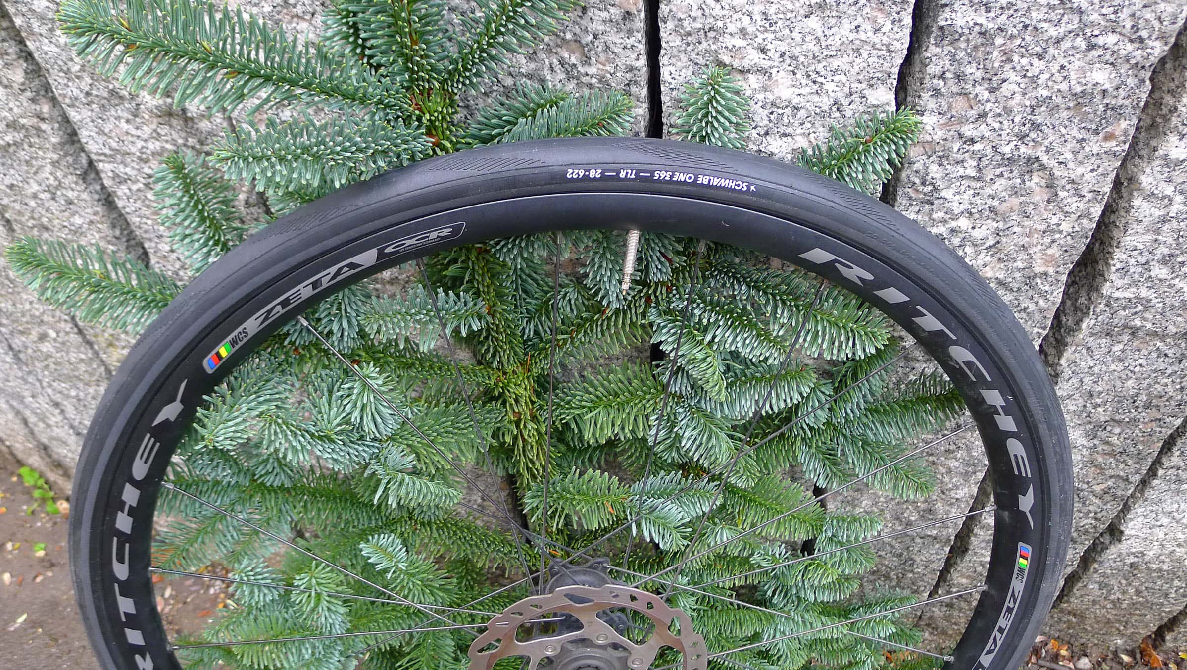Der beste Rennrad-Reifen 105 Rennrad-Ganzjahresreifen Test: Schwalbe One 365
