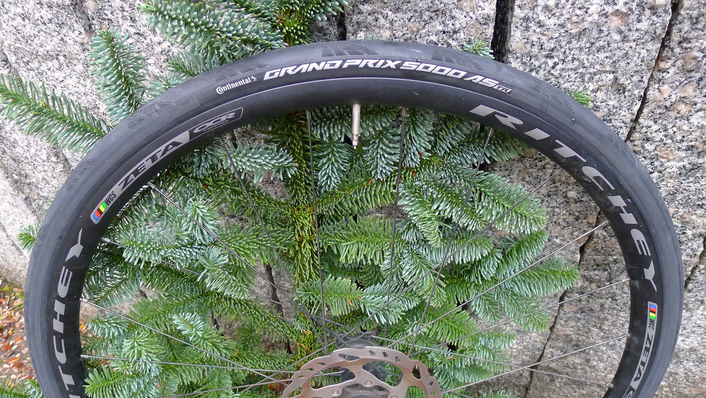 Der beste Rennrad-Reifen 95 Rennrad-Ganzjahresreifen Test: Conti3