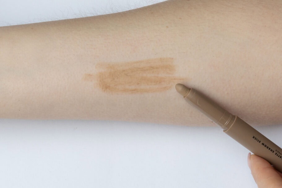 Der beste Lidschatten 115 Lidschatten Test: Lidschatten Elf No Budge Matte Thrift Shop Swatches