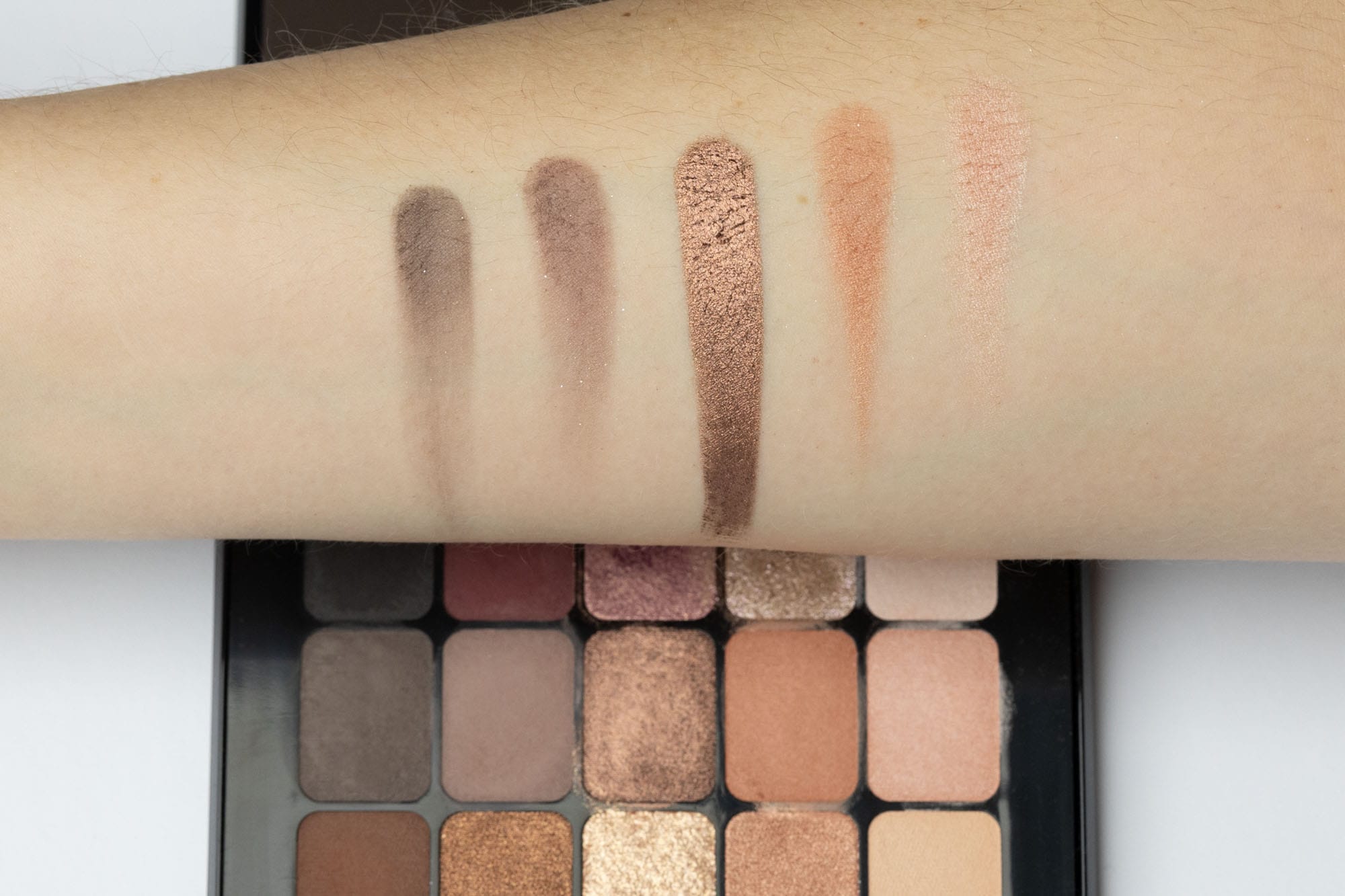 Der beste Lidschatten 86 Lidschatten Test: Lidschatten Kiko Master Palette 01 Swatches Reihe2