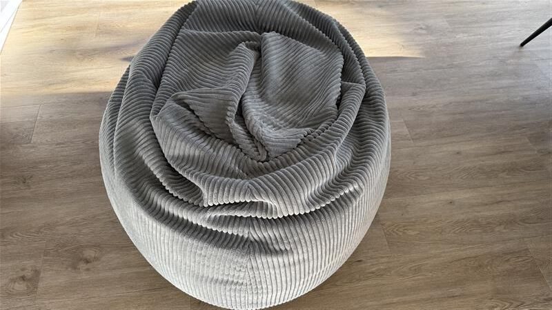Komfort gegen Controller-Krampf: Gaming-Sitzsack im Check 28 Sitzsack Test: Lumaland Gaming Sitzsack Xxl Sitzsack
