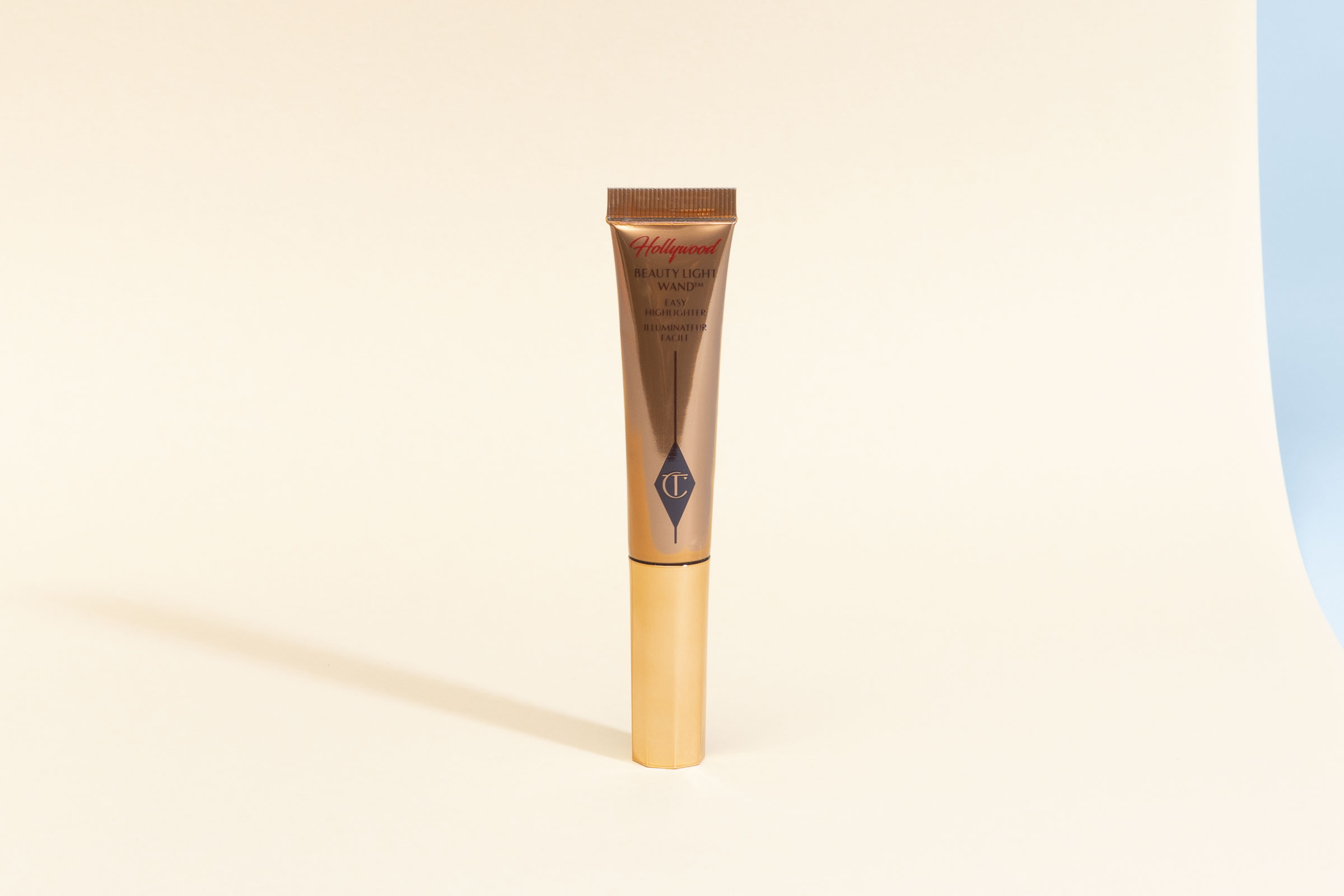 Der beste Highlighter 85 Highlighter Test: Charlotte Tilbury Beauty Light Wand
