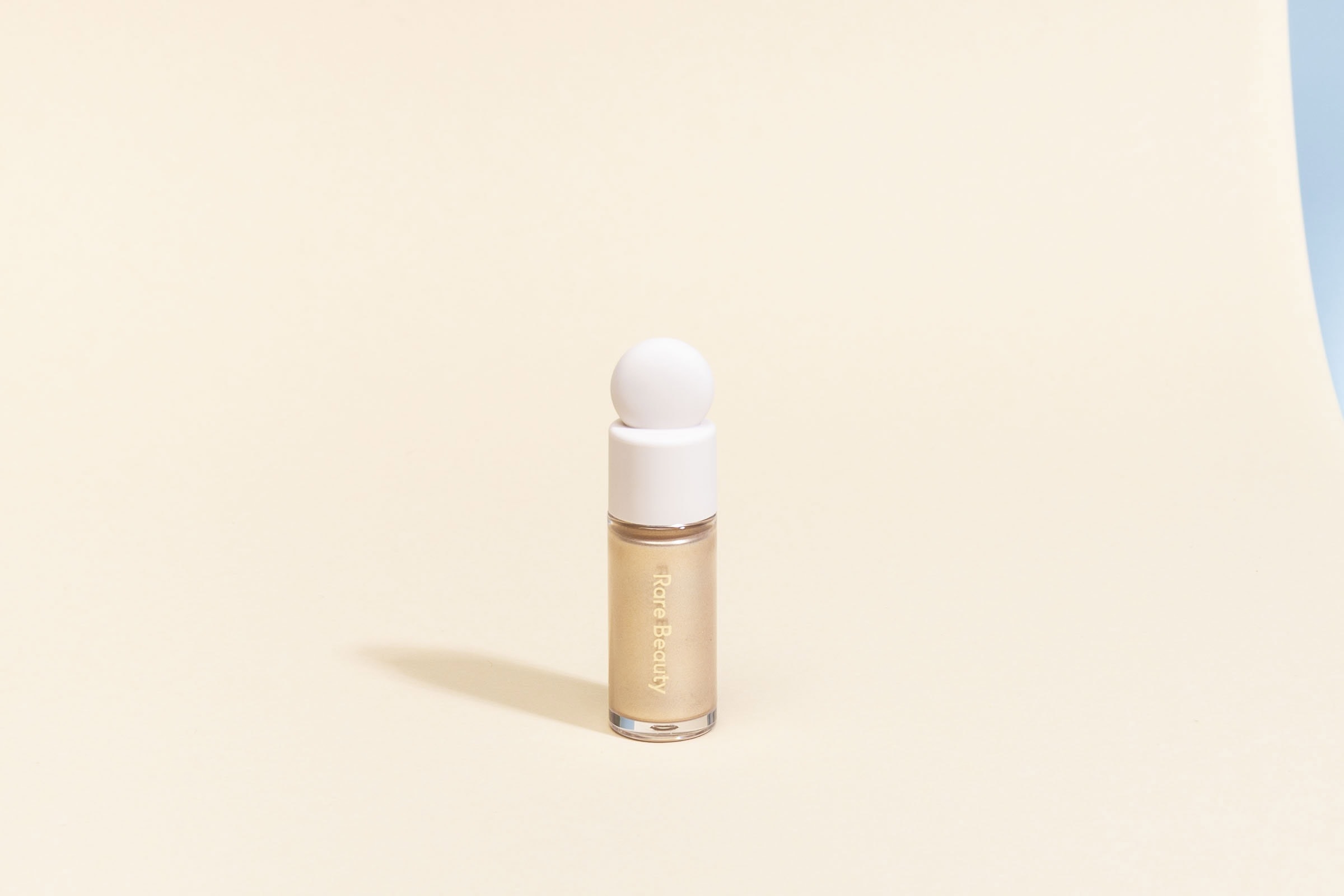 Der beste Highlighter 101 Highlighter Test: Rare Beauty Positive Light Luminizer