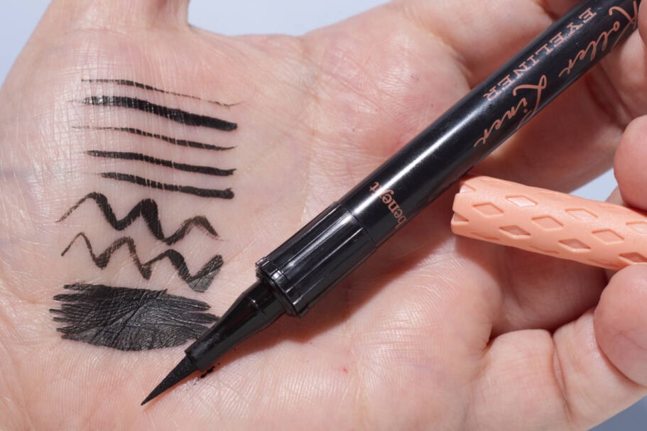 Der beste Eyeliner 330 Eyeliner Test: Benefit Roller Liner