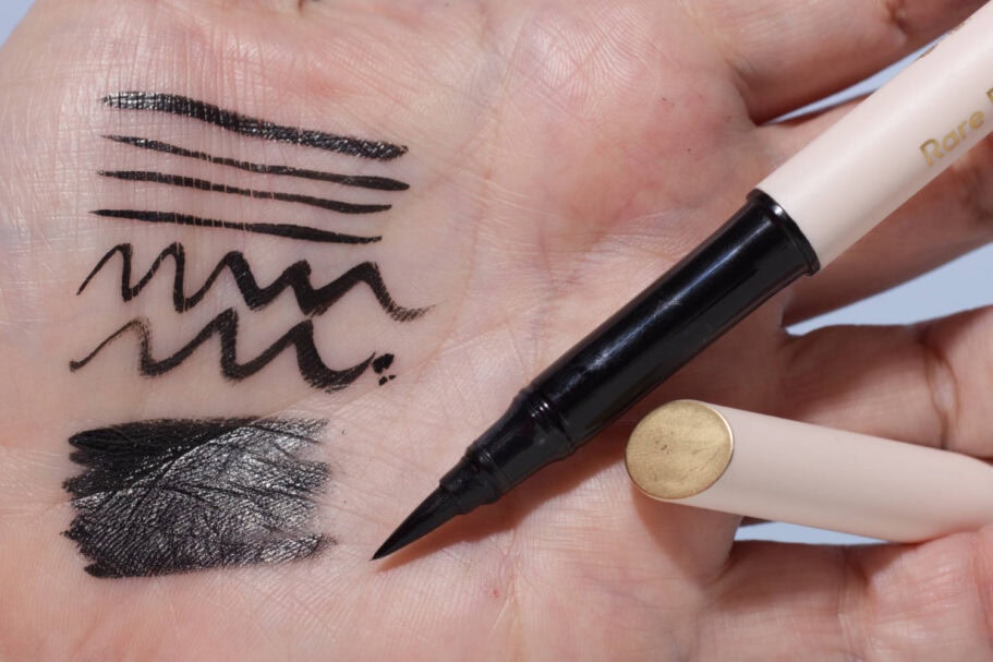 Der beste Eyeliner 311 Eyeliner Test: Rare Beauty Perfect Strokes Matte Liquid Liner