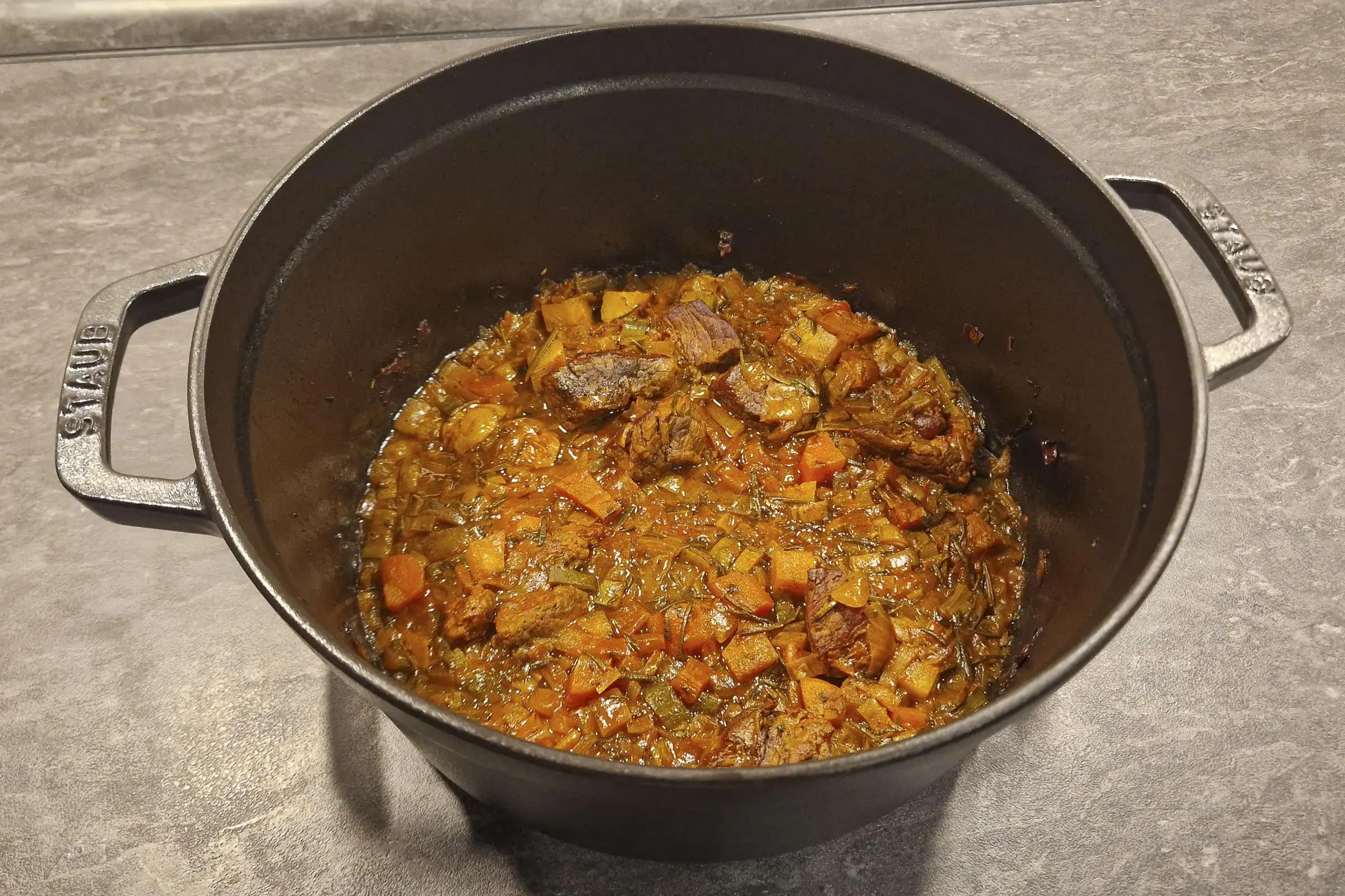 Der beste Gusseisentopf 106 Gusseisentopf Test: Staub La Cocotte