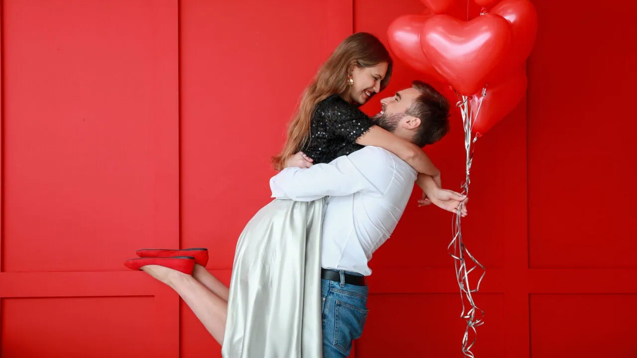 Valentinstags&shy;geschenke für Frauen Test: Valentinstags­geschenke Frauen Aufmacher