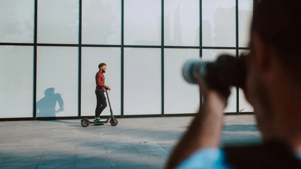 E-Scooter ohne Versicherung: Straftat oder Ordnungswidrigkeit? Test: E Scooter Versicherung Straftat