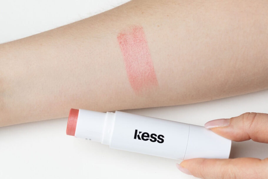 Der beste Blush 88 Blush Test: Kess Blush & Glow Duo Stick Swatch