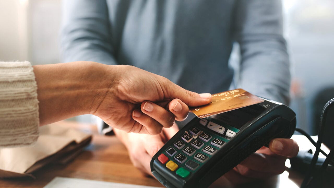 Charge, Revolving, Prepaid: Wie funktioniert eine Kreditkarte? 5 Wie funktioniert eine Kreditkarte? Test: Funktion Kreditkarte Aufmacher