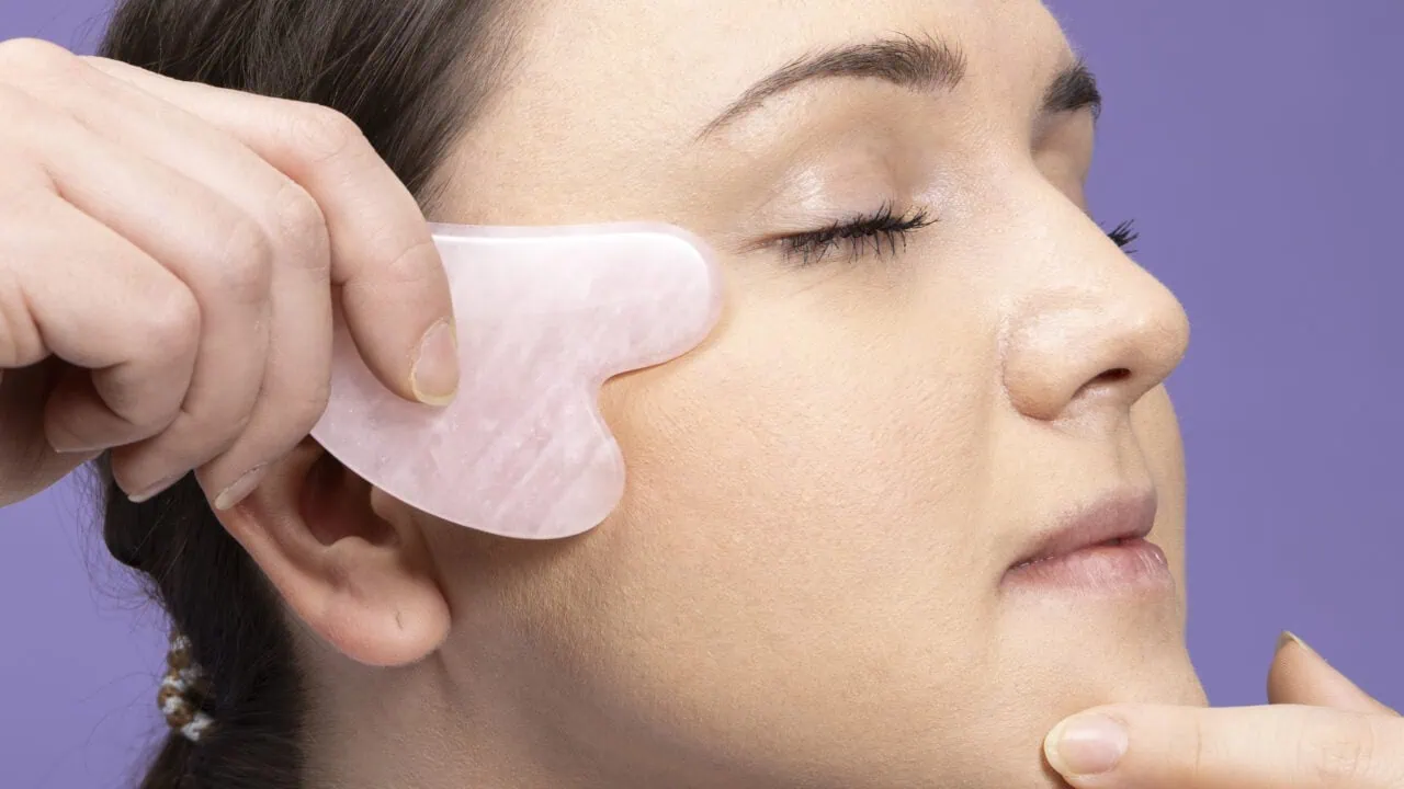 Beauty-Trend aus Asien: Gua Sha im Check Test: Gua Sha Aufmacher