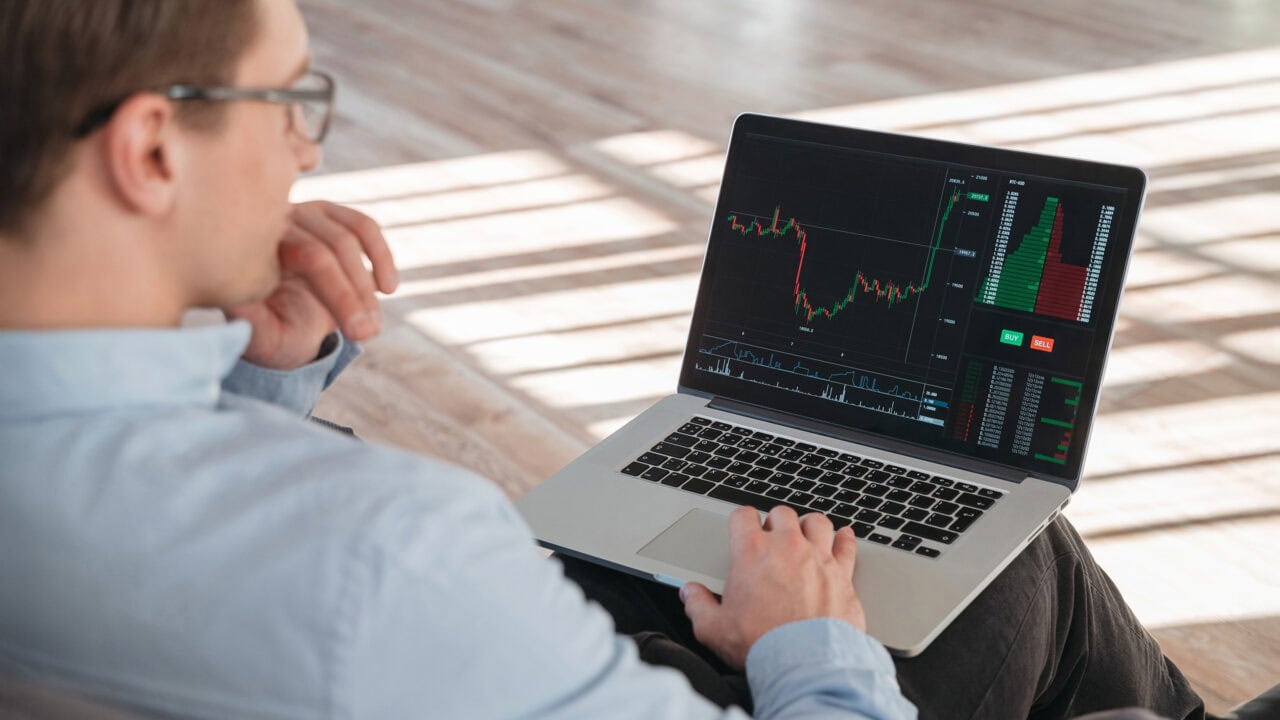 Was ist ein Broker? Funktionen, Kosten & Auswahltipps Test: Was Ist Ein Broker Aufmacher