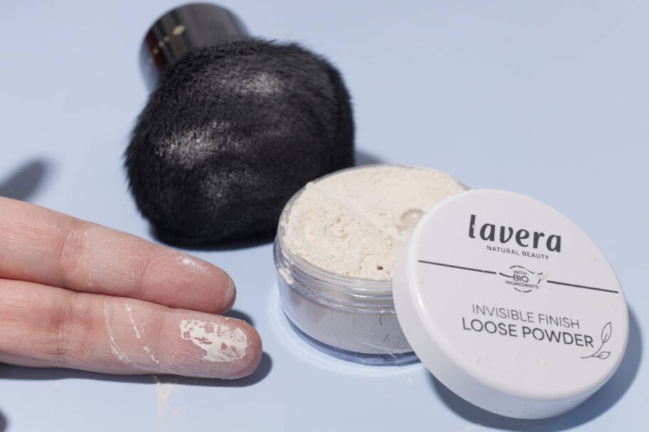 Das beste Puder 366 Puder Test: Lavera Invisible Finish Loose Powder