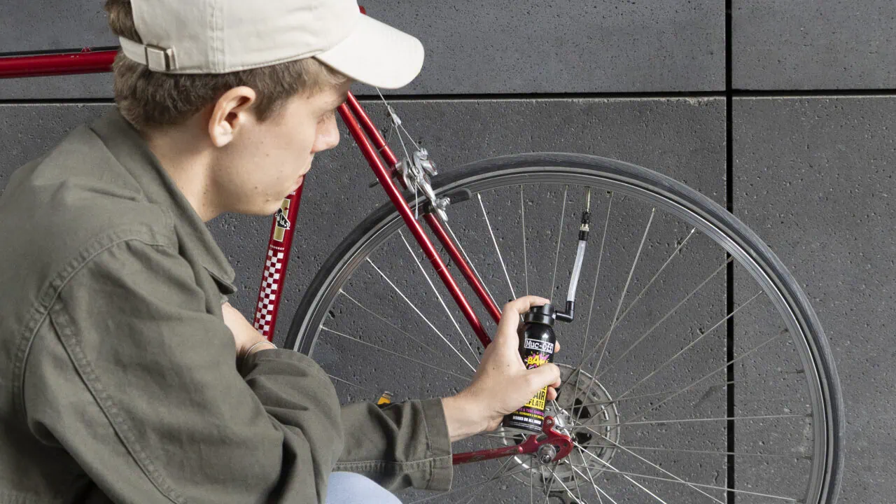 Platten in Sekunden repariert? Pannenspray fürs Fahrrad im Check Test: Fahrrad Pannensprays Aufmacher