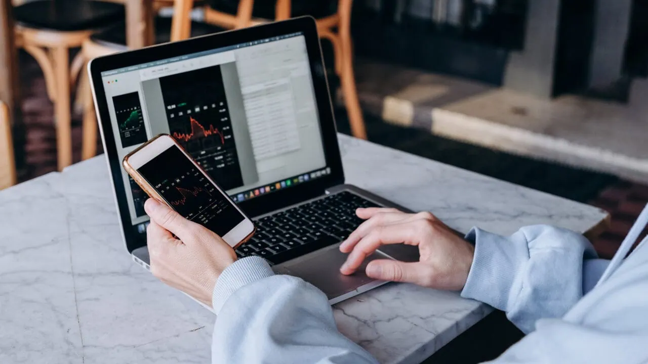 Geld anlegen mit Traders Place: So gut ist der Neobroker Test: Geld Anlegen Mit Traders Place Aufmacher