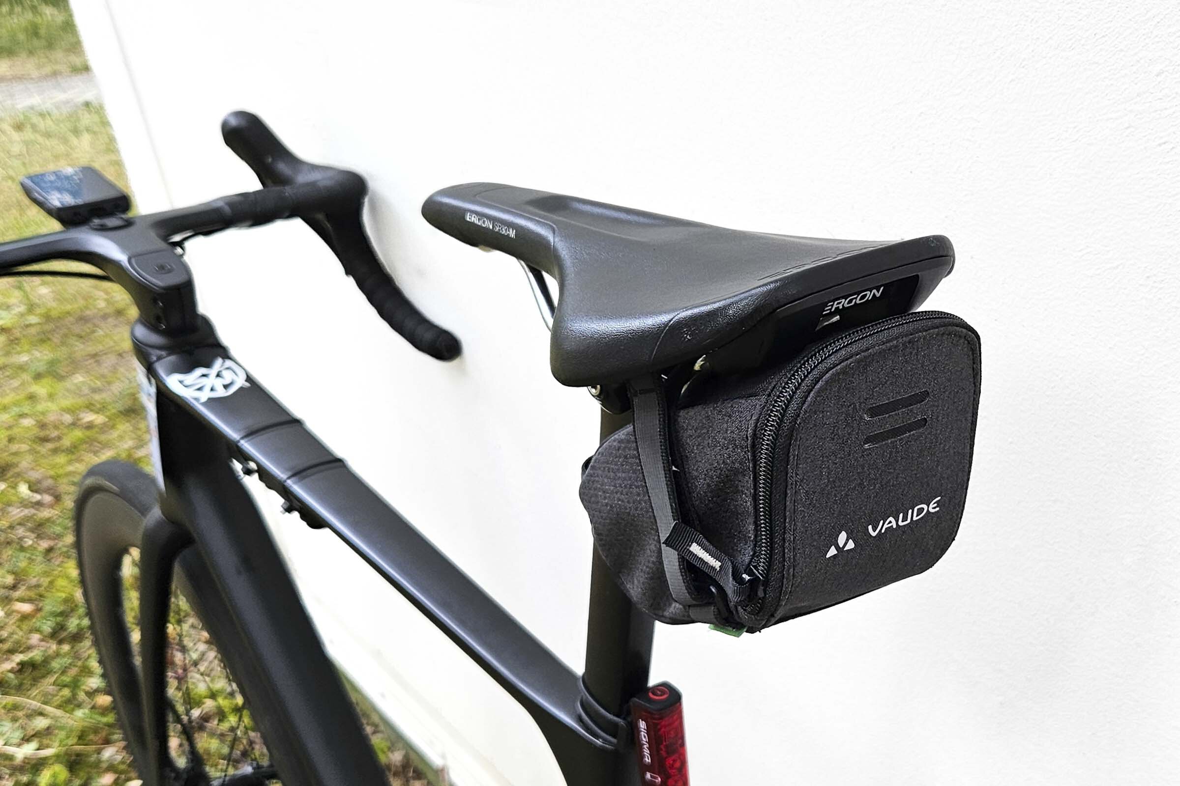 Die beste Fahrrad-Satteltasche 78 Fahrrad-Satteltasche Test: Vaude Race Light Xl