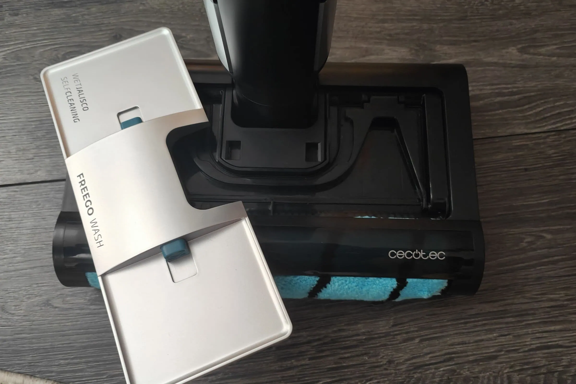 Der beste elektrische Bodenwischer 100 elektrische Bodenwischer Test: Cecotec Wash Abdeckung Schmutzwassertank