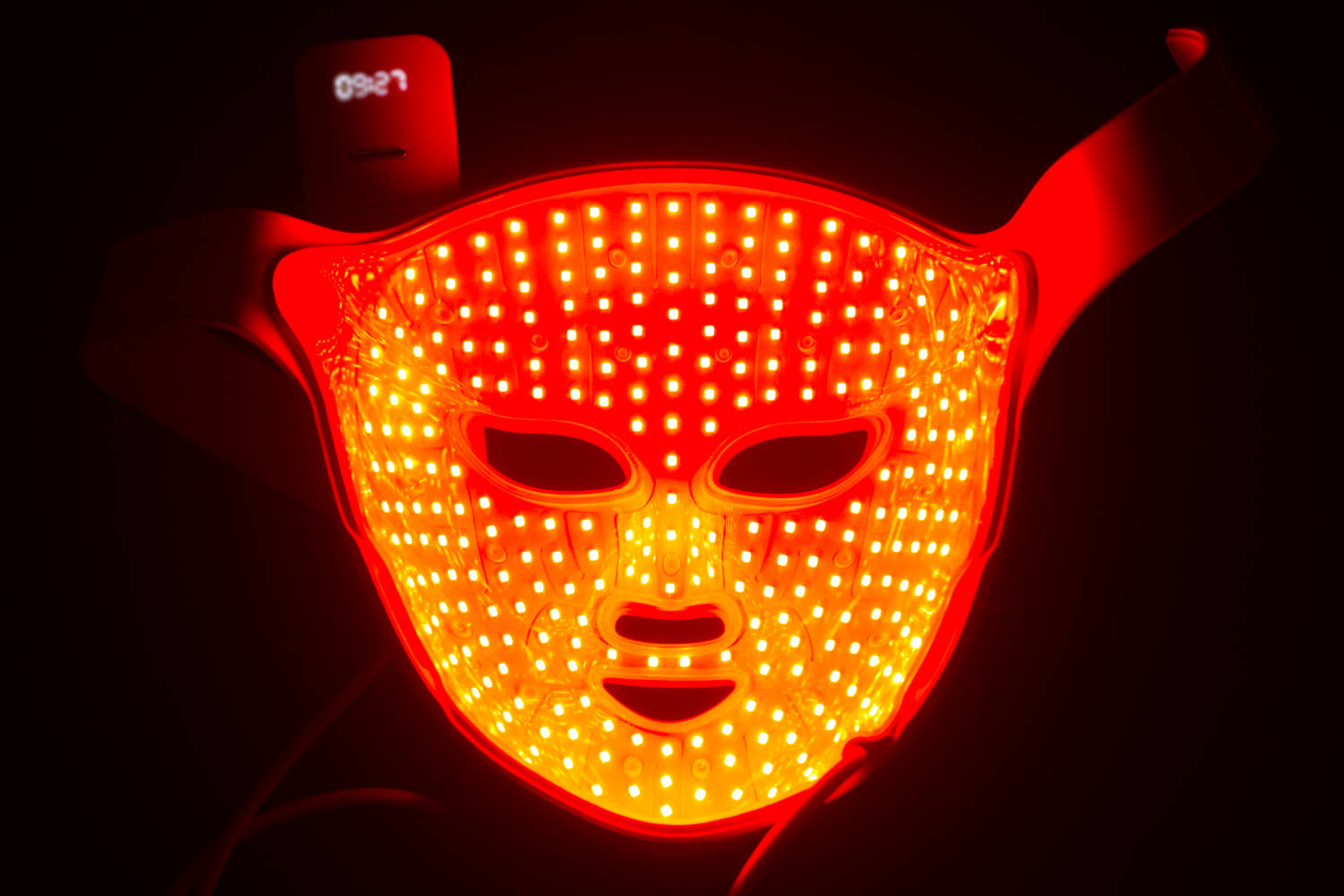 Anti-Aging auf Knopfdruck? LED-Masken im Test Test: Nooance Elite X600 Led Gesichtsmaske Red