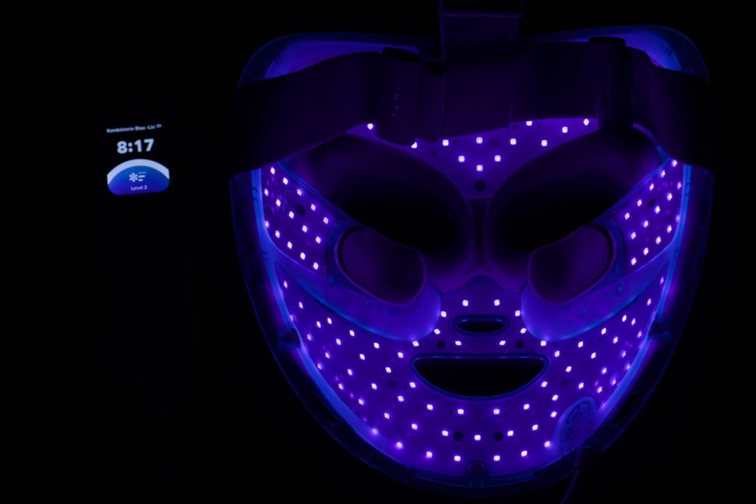 Anti-Aging auf Knopfdruck? LED-Masken im Test Test: Shark Cryoglo Led Mask Blue