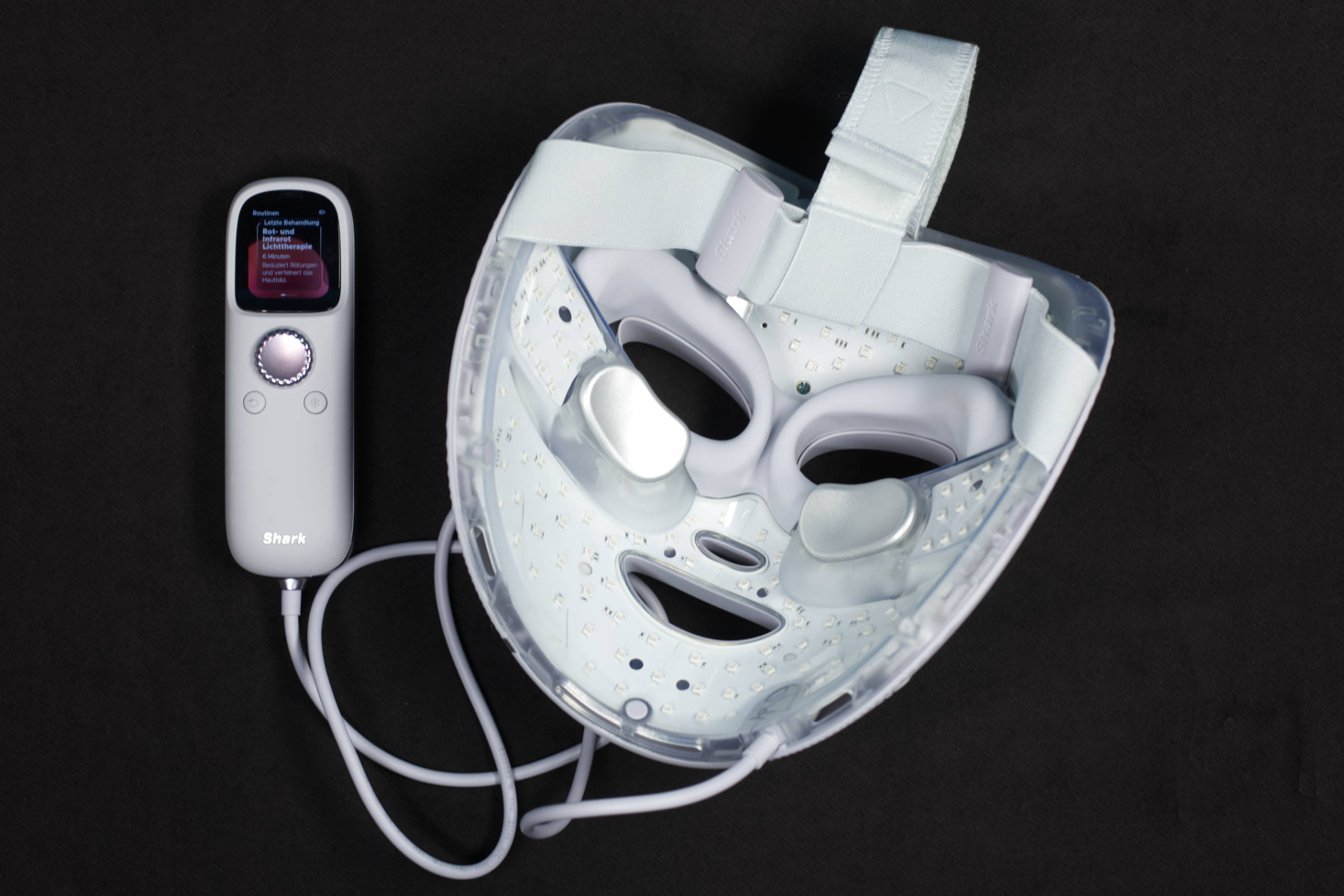 Anti-Aging auf Knopfdruck? LED-Masken im Test Test: Shark Cryoglo Led Mask Innen