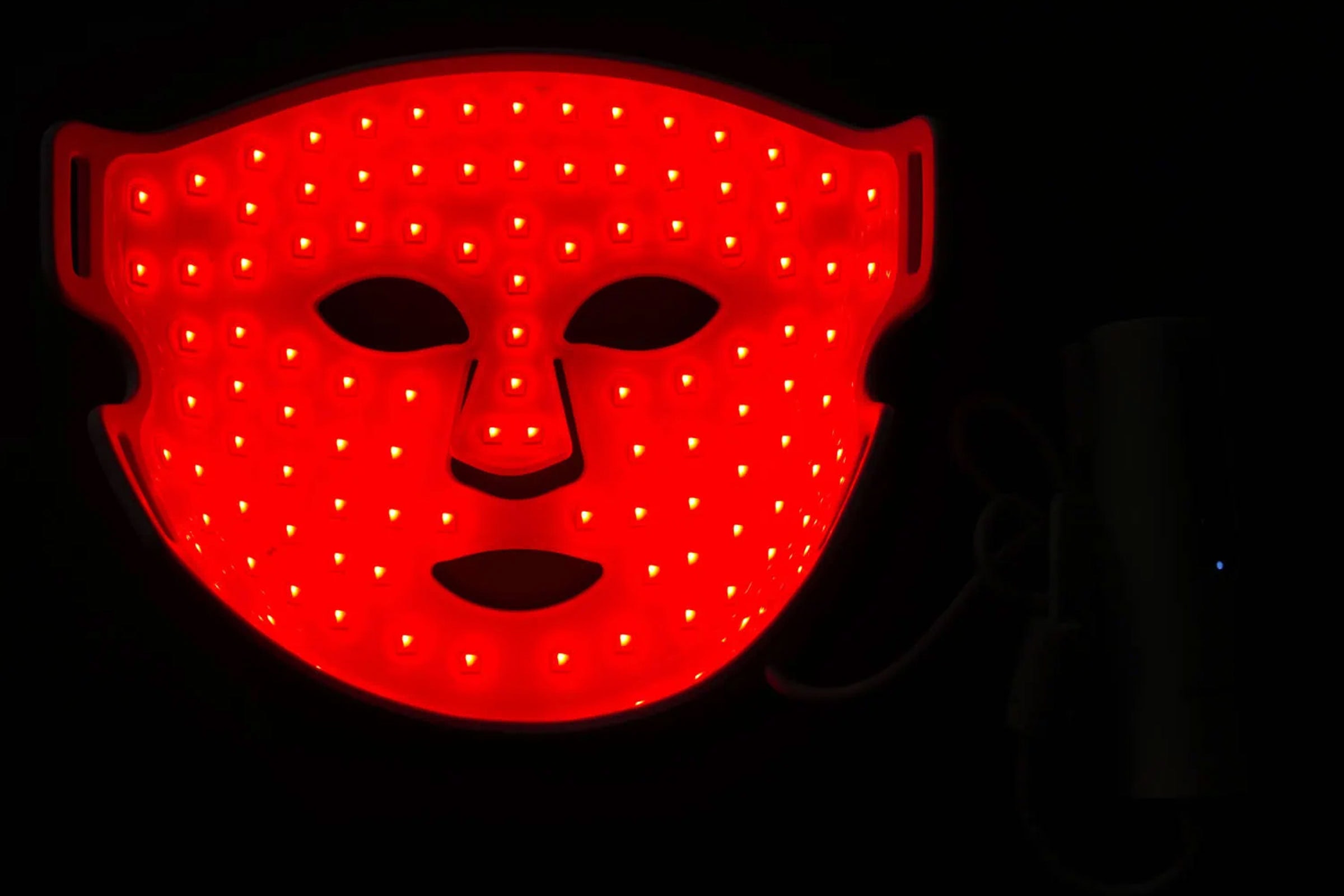 LED-Maske Test: Currentbody Skin Led Maske Rot Nir