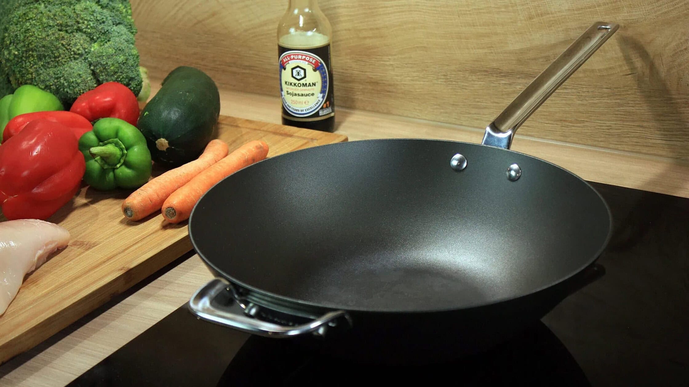Wokpfanne Test: Wok Pfannen Update0926 Scanpan Black Iron 30 Cm 9 2000x1260