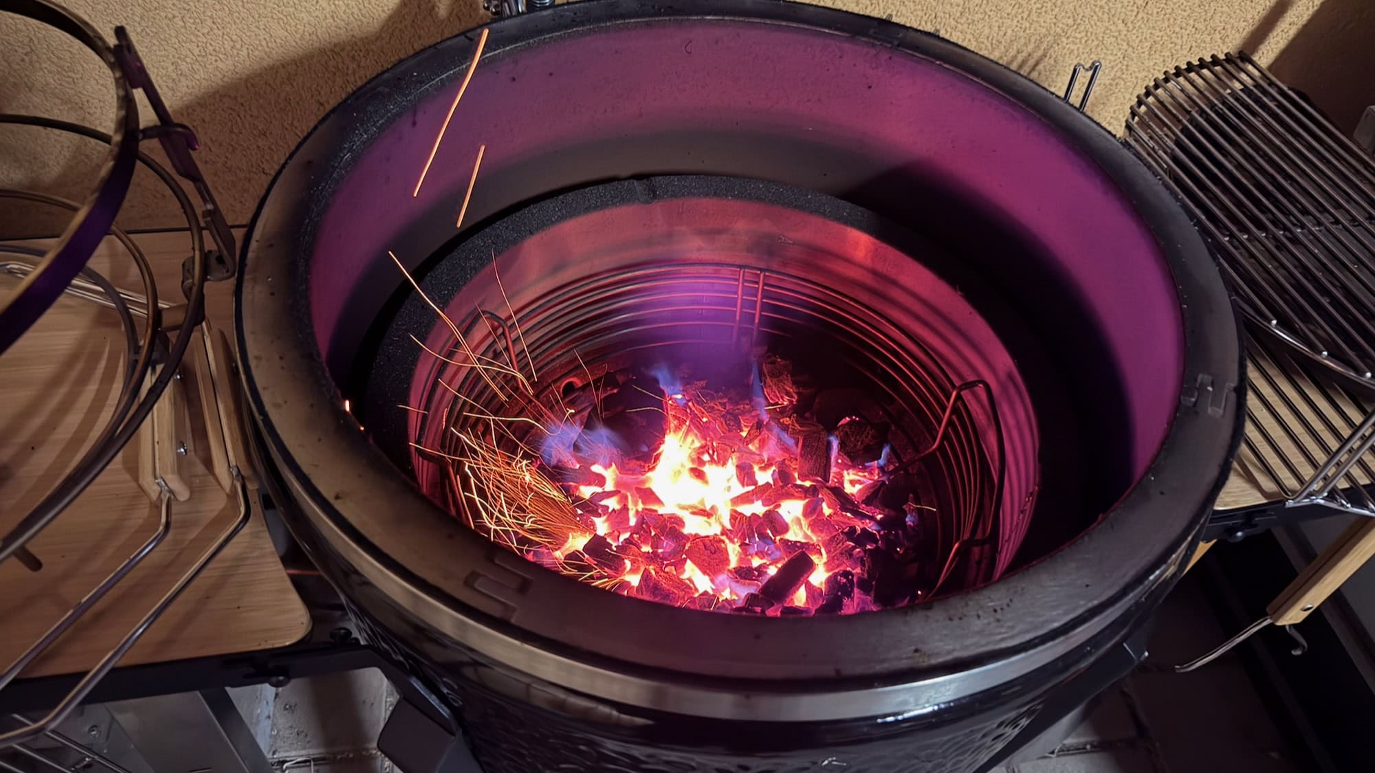 Viel Kohle für Kamado-Grills: Monolith Two.55 im Test 43 Kamado-Grill im Test Test: Monolith Two.55 Direct Fire 1