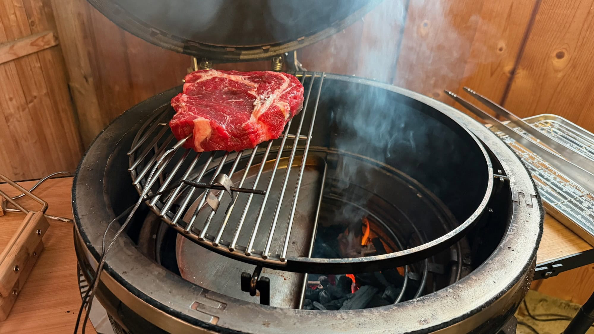 Viel Kohle für Kamado-Grills: Monolith Two.55 im Test 46 Kamado-Grill im Test Test: Monolith Two.55 Direct Fire 5